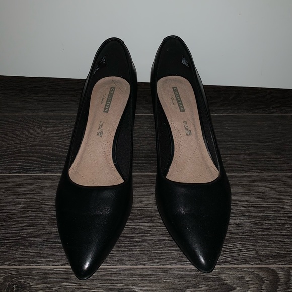 Like New Clark heels - Picture 1 of 3